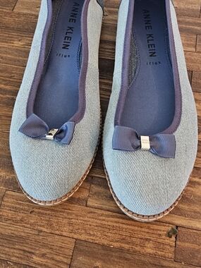 Anne Klein Powder Blue Bow Trim Ballet Flats